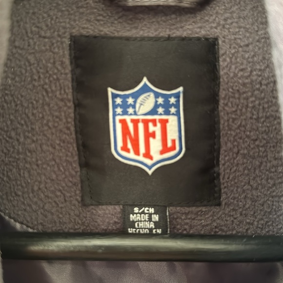 New England Patriots Sleeveless Vest Size S - Picture 4 of 7